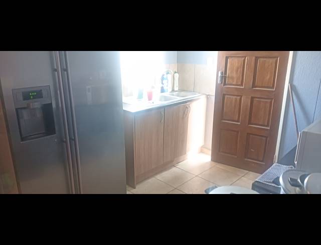 3 BEDROOM FREEHOLD FOR SALE IN WINDMILL PARK